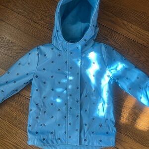 Boy’s rain jacket with hood and fleece lining. Size 18-23 months. Like new.